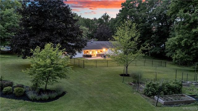 150 Girdle Road, Aurora, NY 14052