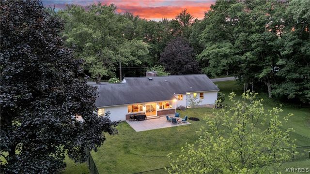 150 Girdle Road, Aurora, NY 14052