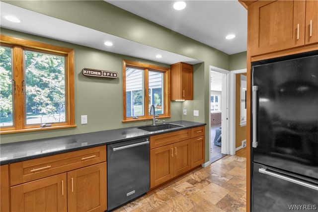 150 Girdle Road, Aurora, NY 14052