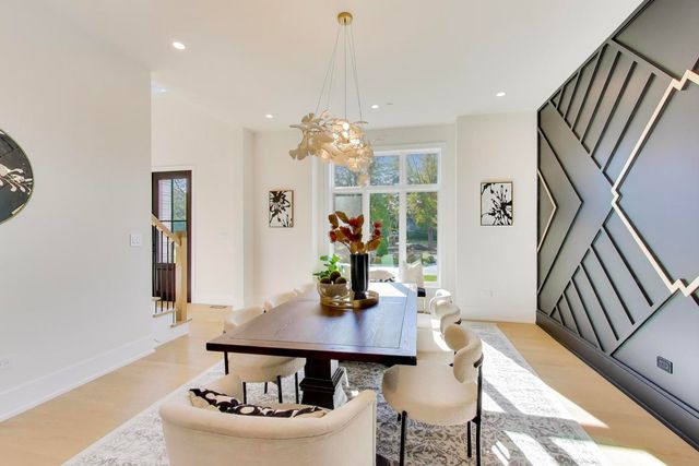 1839 Shelley Court, Highland Park, IL 60035