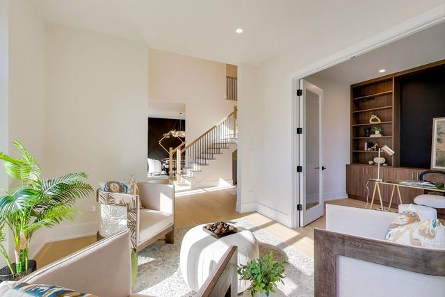 1839 Shelley Court, Highland Park, IL 60035