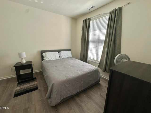 1 Signet Drive, Durham, NC 27704