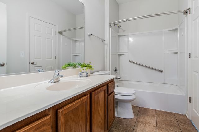 2703 Northmoor Drive, Naperville, IL 60564