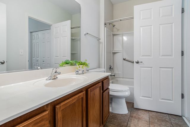 2703 Northmoor Drive, Naperville, IL 60564