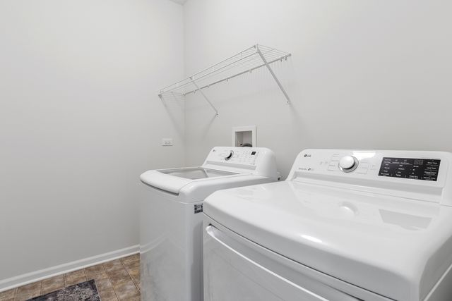 2703 Northmoor Drive, Naperville, IL 60564