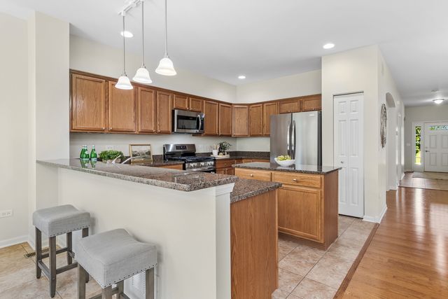 2703 Northmoor Drive, Naperville, IL 60564