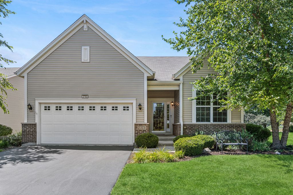 2703 Northmoor Drive, Naperville, IL 60564