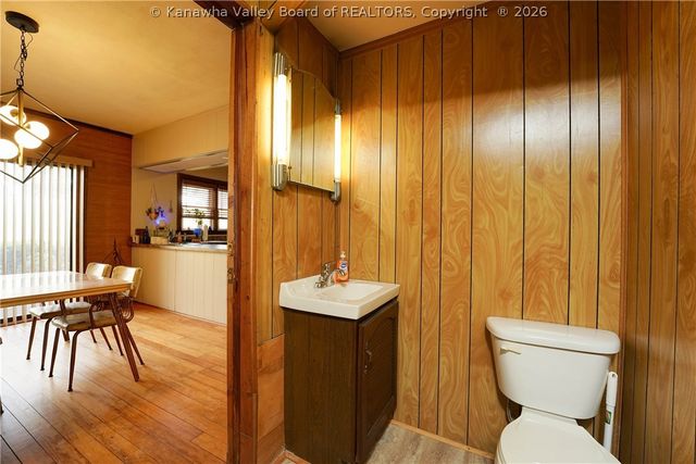 104 Costello Street, Charleston, WV 25302