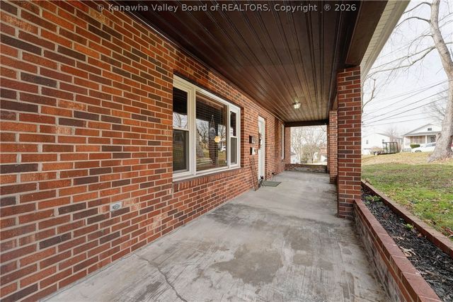 104 Costello Street, Charleston, WV 25302