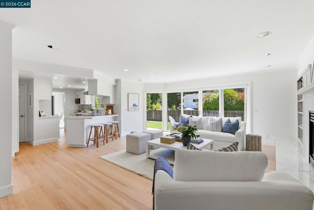 77 Gaywood Pl, Moraga, CA 94556