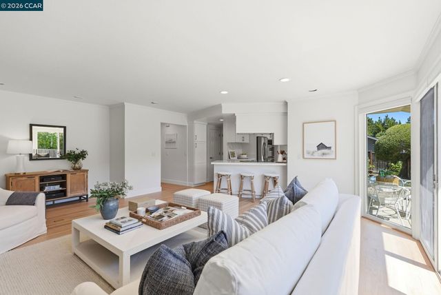 77 Gaywood Pl, Moraga, CA 94556