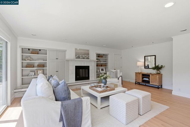 77 Gaywood Pl, Moraga, CA 94556