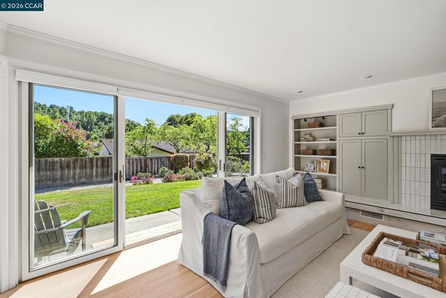 77 Gaywood Pl, Moraga, CA 94556