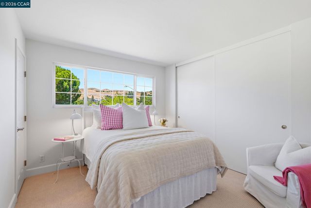 77 Gaywood Pl, Moraga, CA 94556