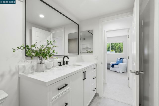 77 Gaywood Pl, Moraga, CA 94556
