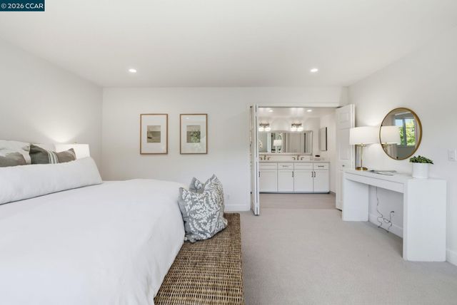 77 Gaywood Pl, Moraga, CA 94556