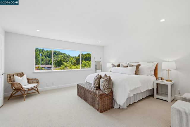 77 Gaywood Pl, Moraga, CA 94556