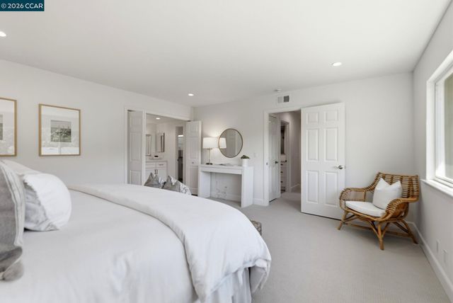 77 Gaywood Pl, Moraga, CA 94556