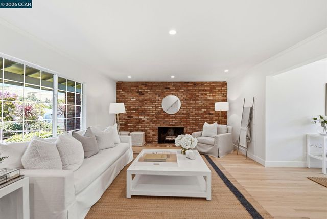 77 Gaywood Pl, Moraga, CA 94556