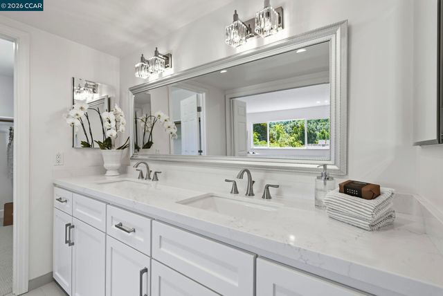 77 Gaywood Pl, Moraga, CA 94556