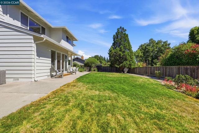 77 Gaywood Pl, Moraga, CA 94556
