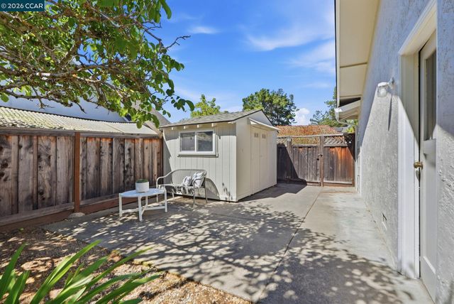 77 Gaywood Pl, Moraga, CA 94556