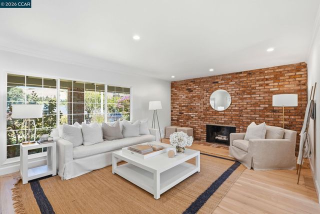 77 Gaywood Pl, Moraga, CA 94556