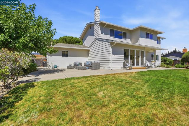 77 Gaywood Pl, Moraga, CA 94556