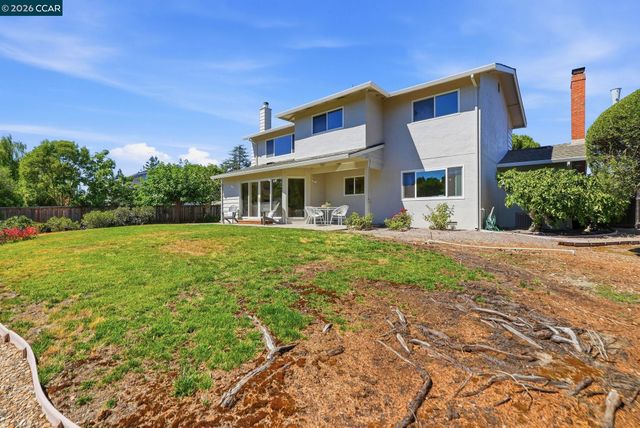 77 Gaywood Pl, Moraga, CA 94556