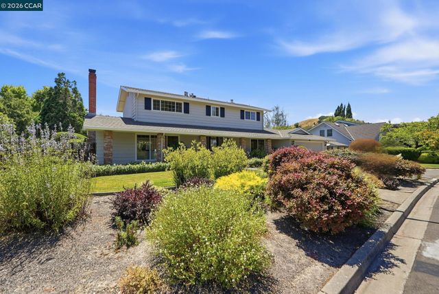 77 Gaywood Pl, Moraga, CA 94556