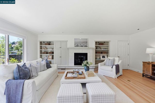 77 Gaywood Pl, Moraga, CA 94556