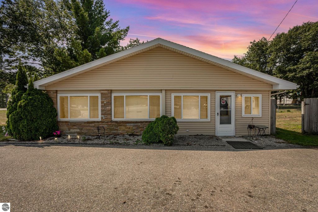 3497 N US-23, Oscoda, MI 48750