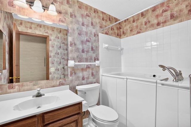 7055 Robinwood Trail, Woodbury, MN 55125