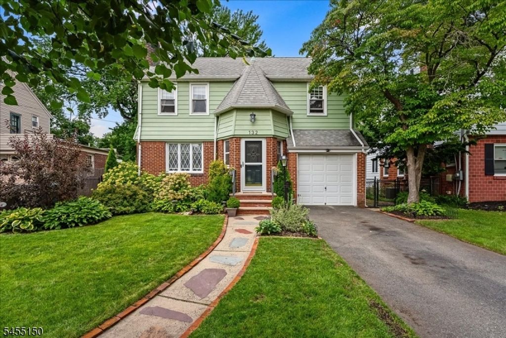 132 Lindbergh Blvd, Bloomfield Twp., NJ 07003 — photo 2