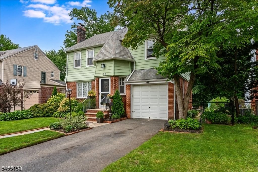 132 Lindbergh Blvd, Bloomfield Twp., NJ 07003 — photo 3