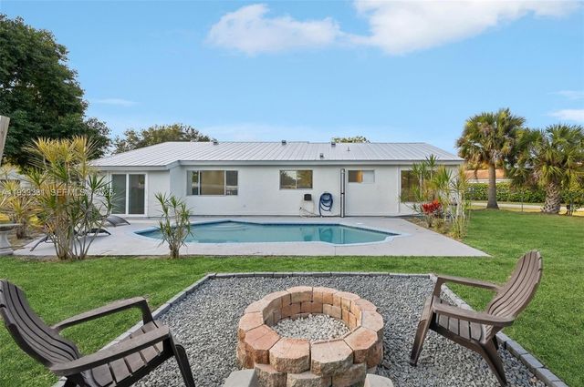 337 SW Cherryhill Road, Port St. Lucie, Port St Lucie, FL 34953