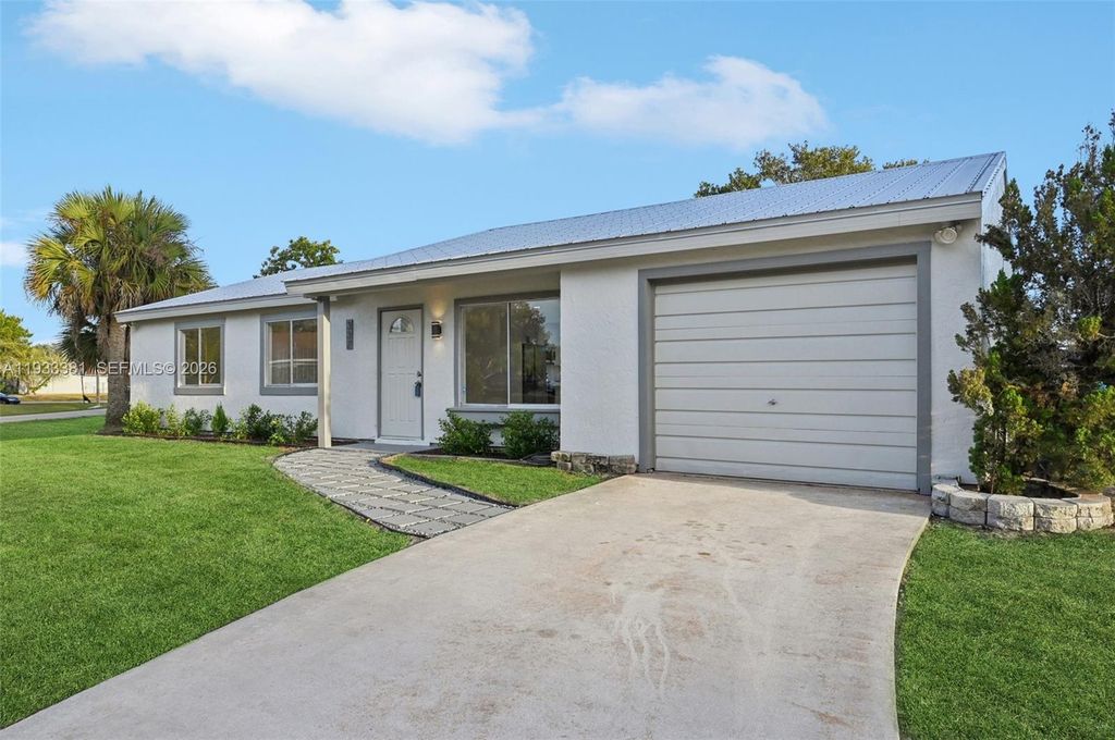 337 SW Cherryhill Road, Port St. Lucie, Port St Lucie, FL 34953