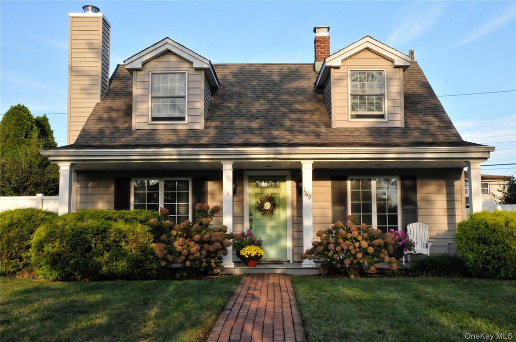 162 Swan Lane, Levittown, NY 11756 — exterior