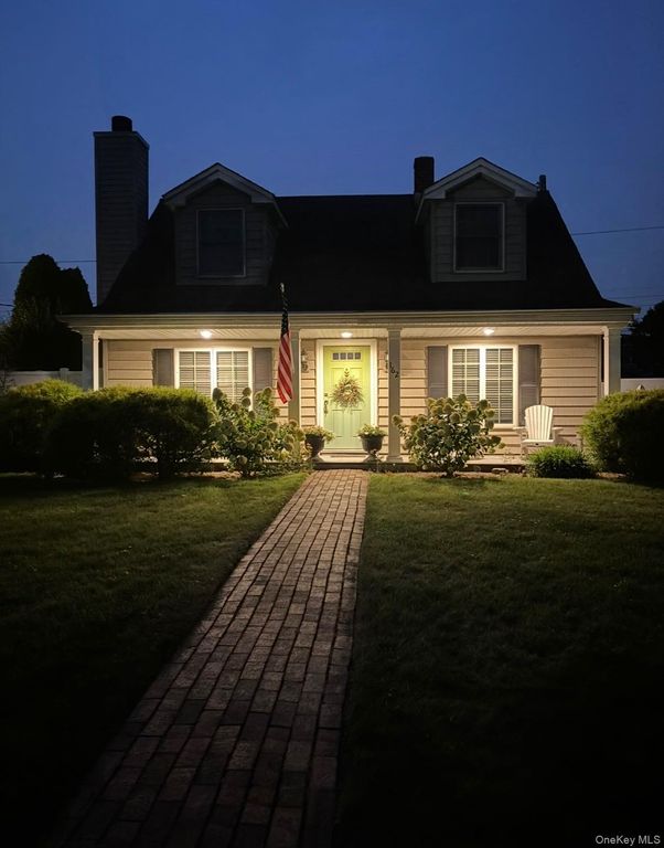 162 Swan Lane, Levittown, NY 11756 — photo 2