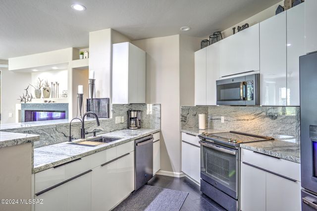 695 W Vistoso Highlands Dr Apt 108, Oro Valley, AZ 85755