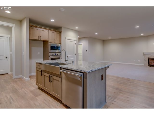 3205 S Magnolia Dr Lot 738, Cornelius, OR 97113