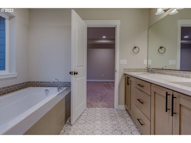 3205 S Magnolia Dr Lot 738, Cornelius, OR 97113