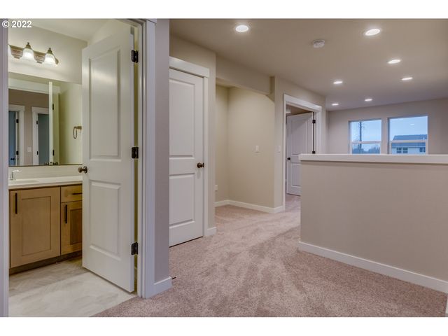 3205 S Magnolia Dr Lot 738, Cornelius, OR 97113