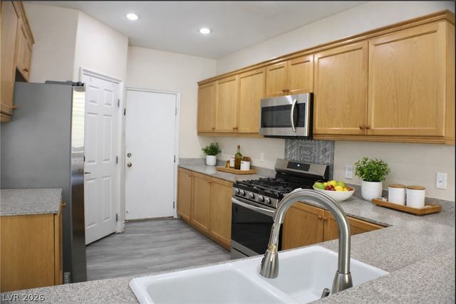 9680 Waukegan Avenue, Las Vegas, NV 89148