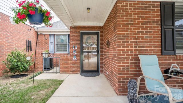 19940 Oak Leaf Circle, Cornelius, NC 28031