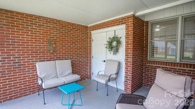 19940 Oak Leaf Circle, Cornelius, NC 28031
