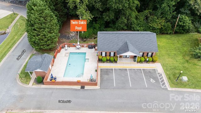 19940 Oak Leaf Circle, Cornelius, NC 28031
