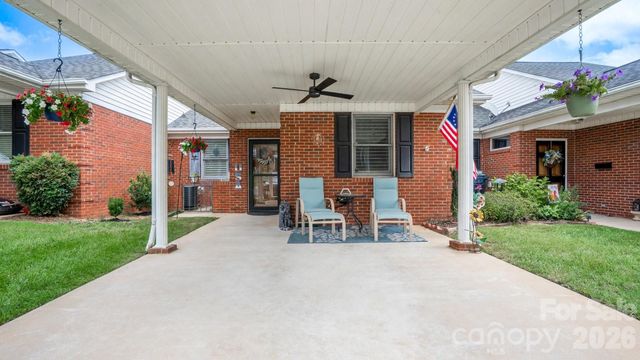 19940 Oak Leaf Circle, Cornelius, NC 28031