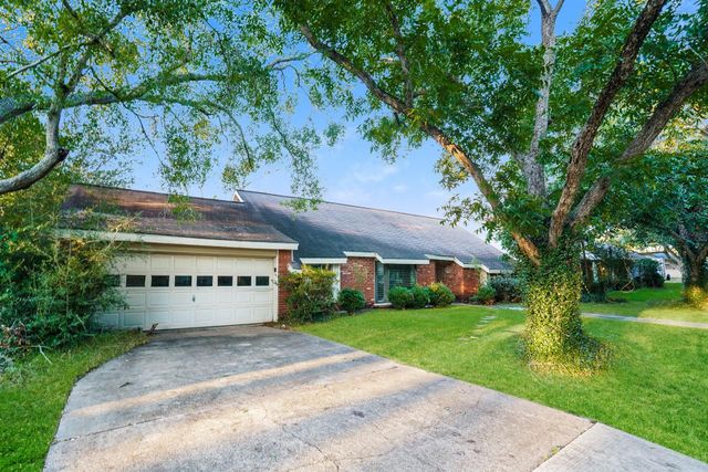 702 Rosewood Drive, Baytown, TX 77520