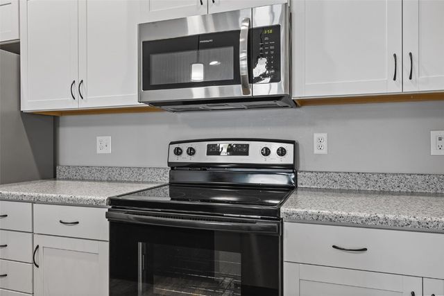 4422 Calder Drive, Marion, IA 52302